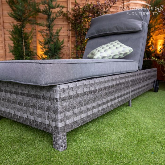 Rattan Serena Deluxe Extra Wide Wheeled Lounger