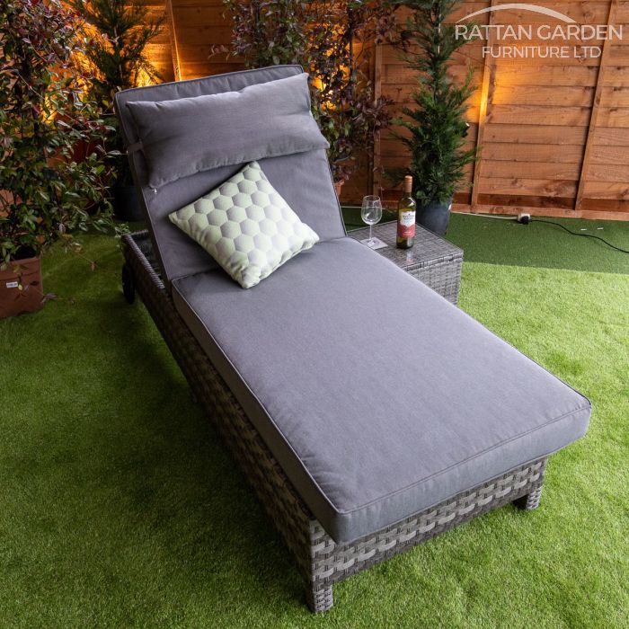 Rattan Serena Deluxe Extra Wide Wheeled Lounger