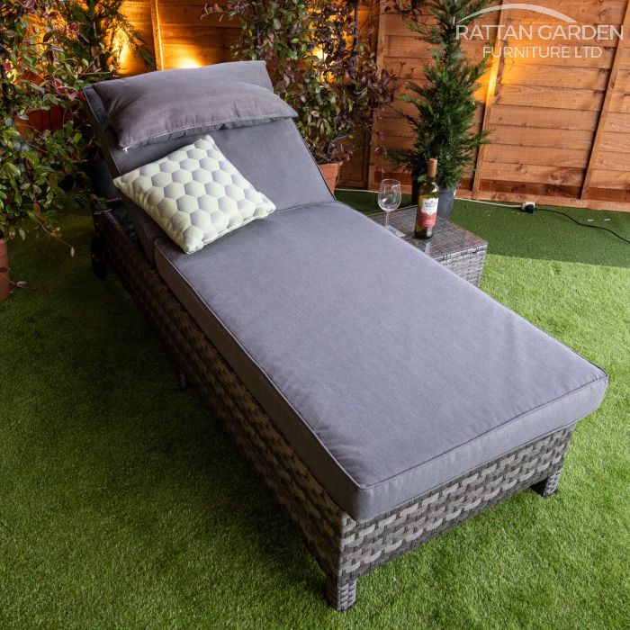 Rattan Serena Deluxe Extra Wide Wheeled Lounger